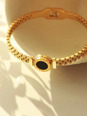 Fashion Bracelet For Women Black Acrylic Stainless Steel Couple Bracelet Carved Roman Numerals Girl Gift Hot Free Shipping