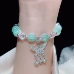 Lovely Women Hand Bracelets Butterfly Heart Bell Tassel Lock Ice Cracked Beaded Glass Beads Stretch Bangle Student Jewelry 1164